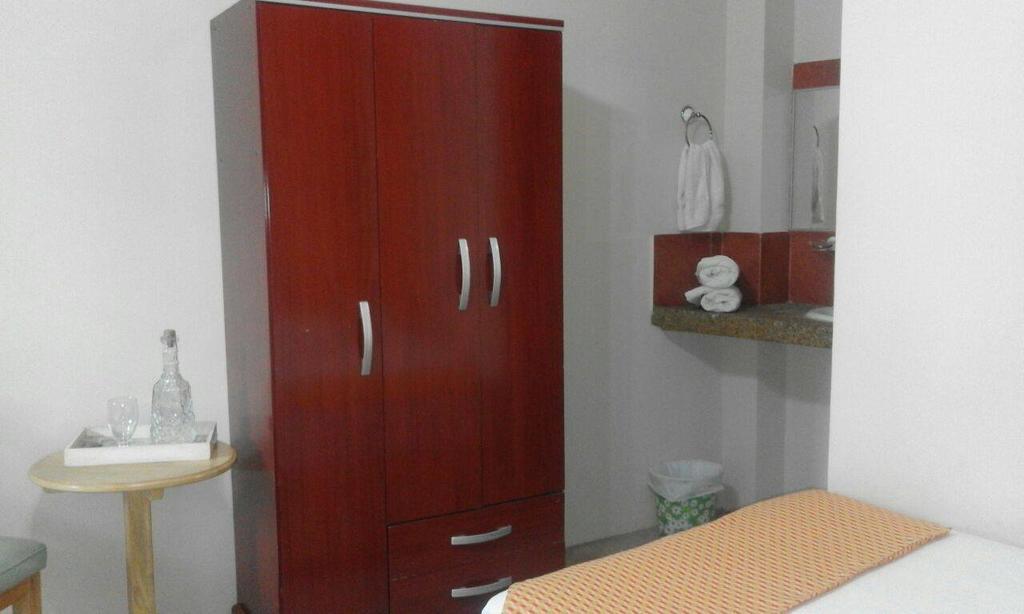 Casa De Huespedes Casita Belga Hotell Guayaquil Exteriör bild